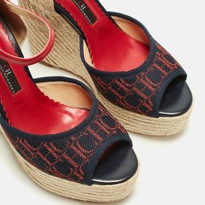 Carolina Herrera canvas wedges